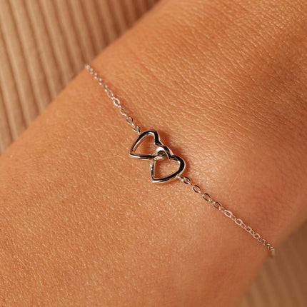 Armband - Twee Verbonden Hartjes - Zilver - 18,5CM -  Elegant en Tijdloos Cadeau